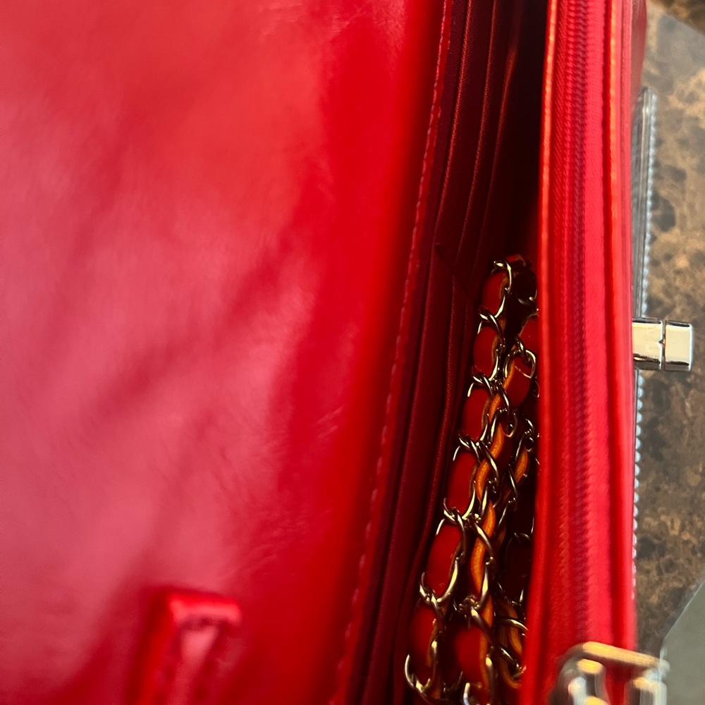 NWT Red Badgley Mischka Quilted Chain Shoulder Bag - Picture 7 of 11